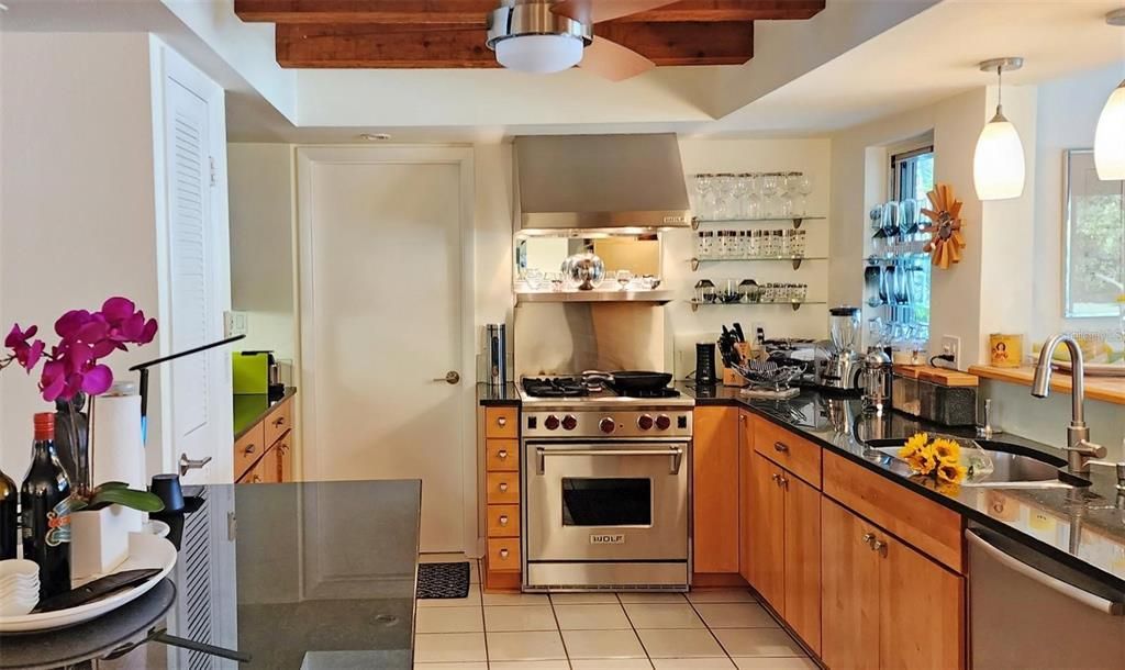 For Sale: $750,000 (4 beds, 3 baths, 2250 Square Feet)