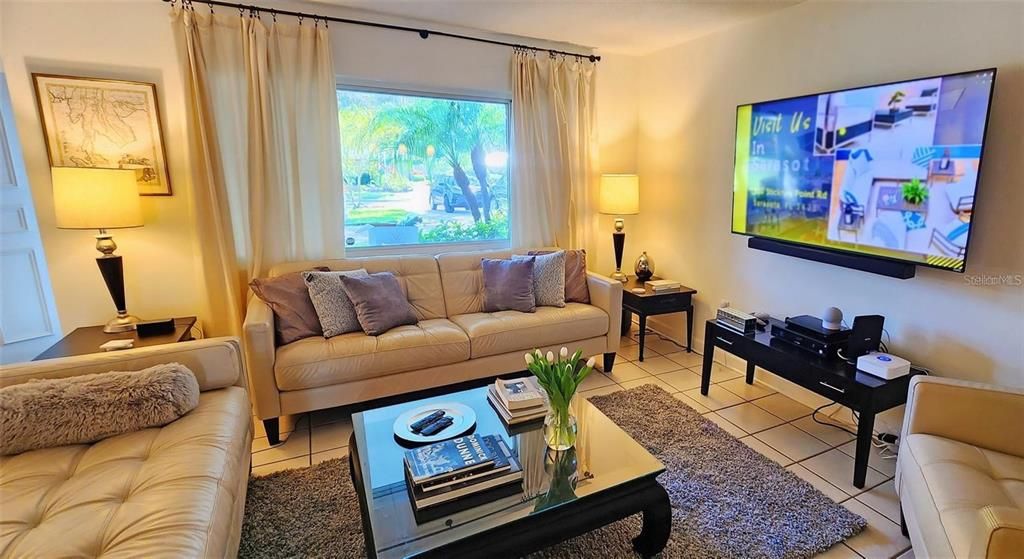 For Sale: $750,000 (4 beds, 3 baths, 2250 Square Feet)