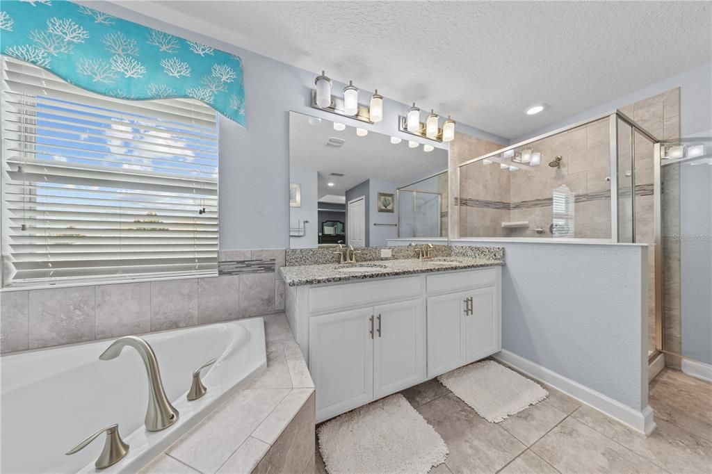 En Venta: $565,000 (6 camas, 3 baños, 2433 Pies cuadrados)