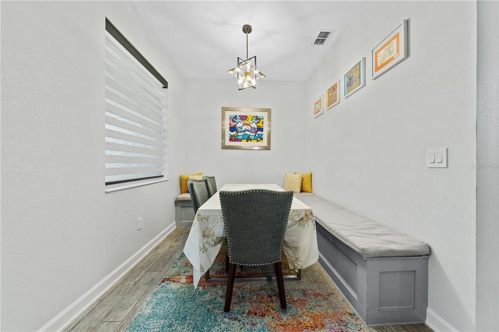 En Venta: $565,000 (6 camas, 3 baños, 2433 Pies cuadrados)