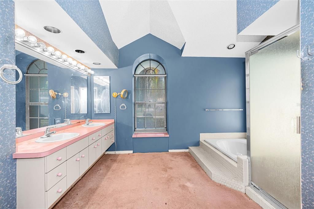 For Sale: $579,500 (4 beds, 3 baths, 2933 Square Feet)