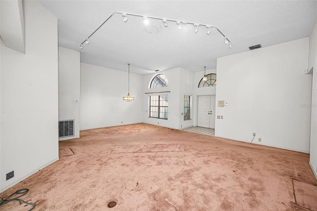 For Sale: $579,500 (4 beds, 3 baths, 2933 Square Feet)