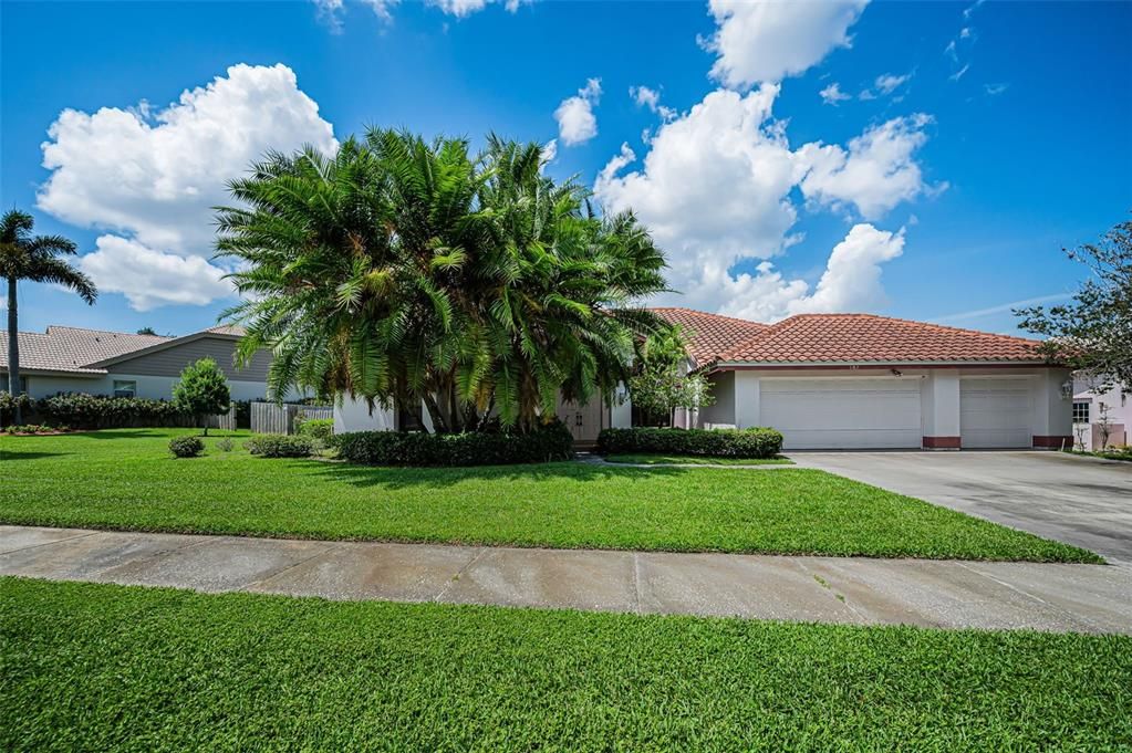 For Sale: $579,500 (4 beds, 3 baths, 2933 Square Feet)