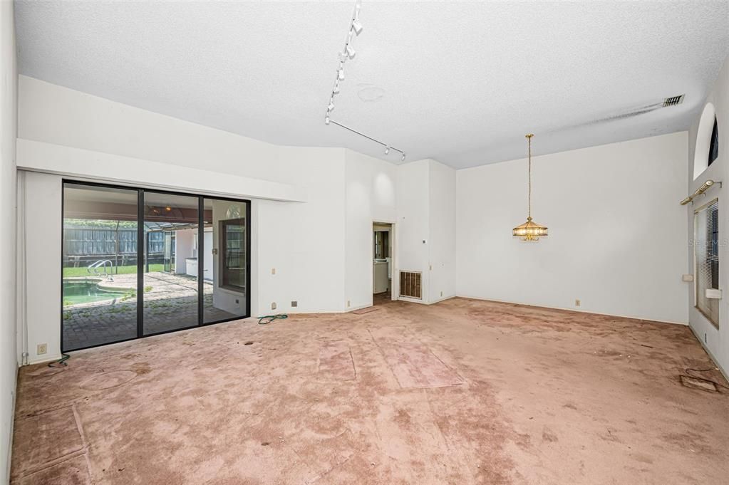 For Sale: $579,500 (4 beds, 3 baths, 2933 Square Feet)