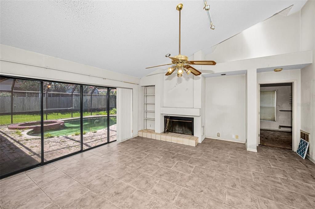 For Sale: $579,500 (4 beds, 3 baths, 2933 Square Feet)