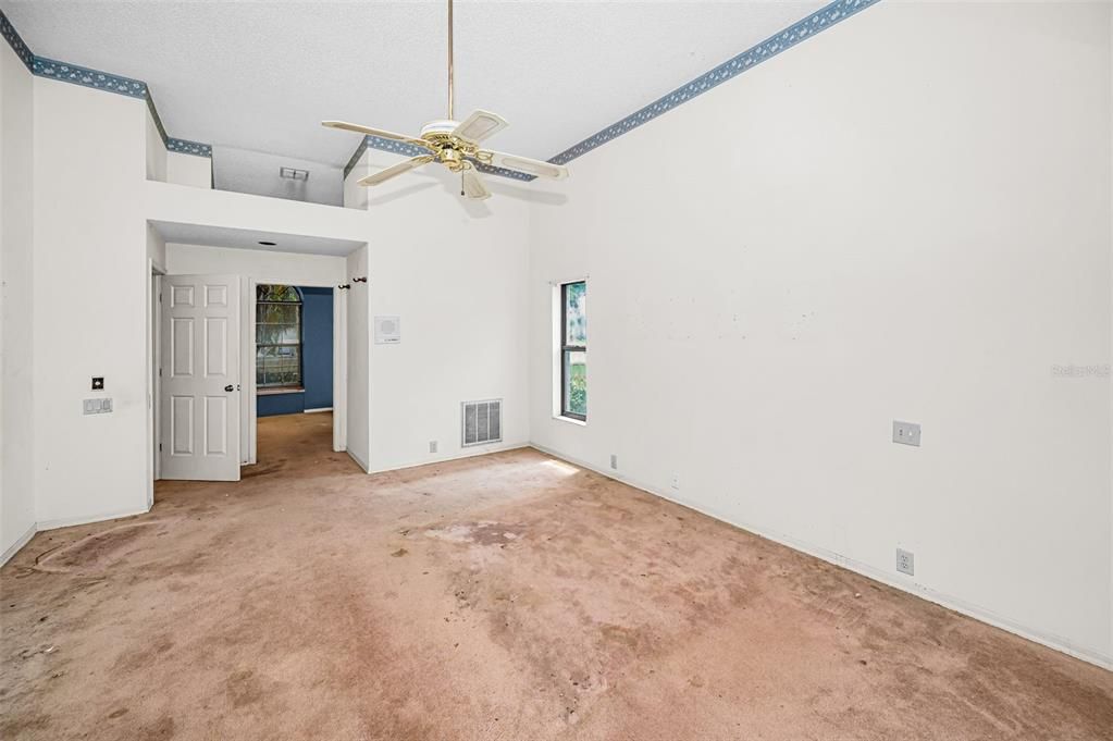 For Sale: $579,500 (4 beds, 3 baths, 2933 Square Feet)