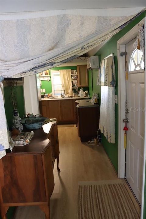 For Sale: $145,000 (2 beds, 2 baths, 700 Square Feet)
