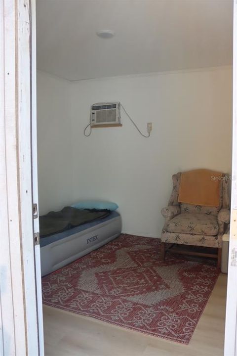 For Sale: $145,000 (2 beds, 2 baths, 700 Square Feet)