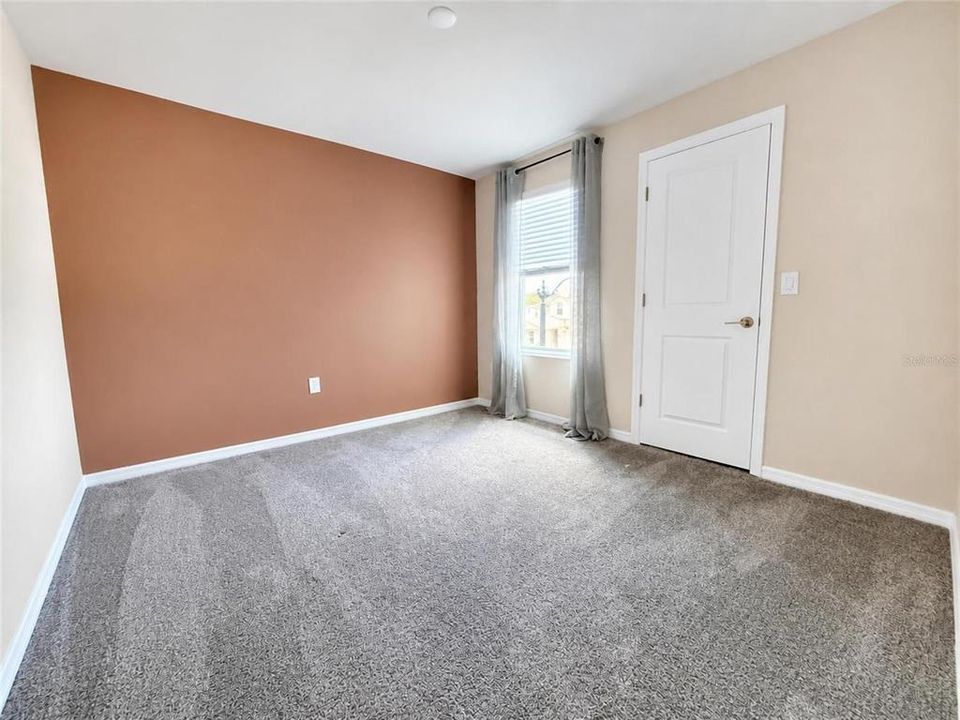 На продажу: $444,900 (5 спален, 2 ванн, 2210 Квадратных фут)