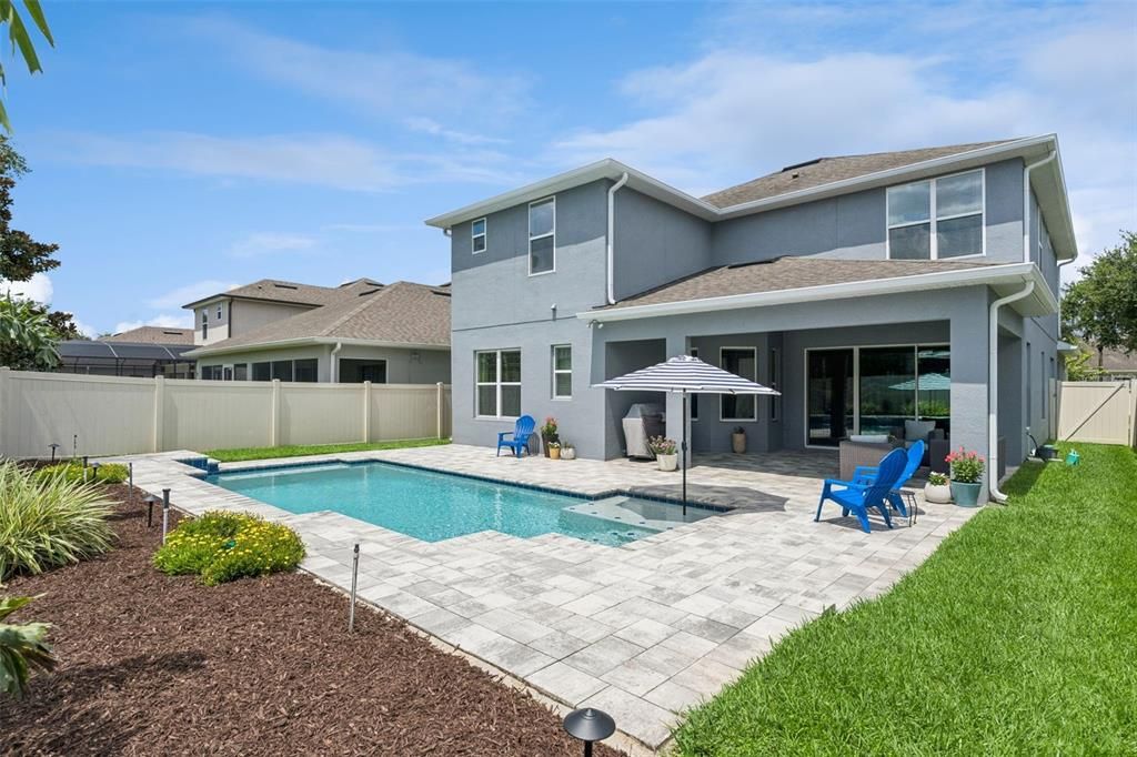 Activo con contrato: $889,000 (5 camas, 4 baños, 3625 Pies cuadrados)