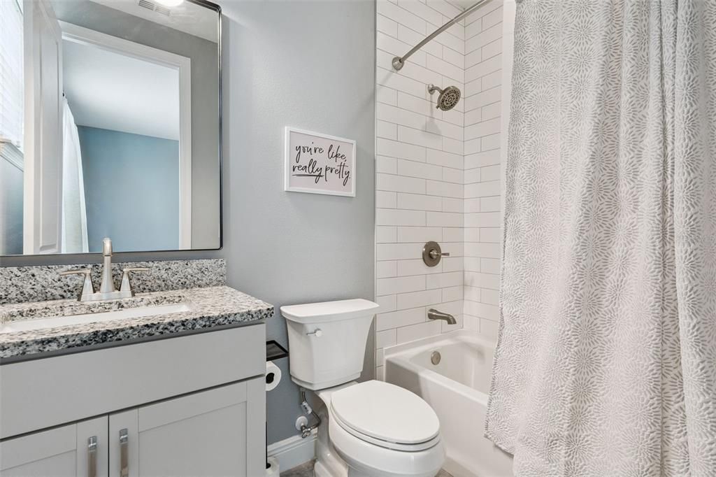 Activo con contrato: $889,000 (5 camas, 4 baños, 3625 Pies cuadrados)