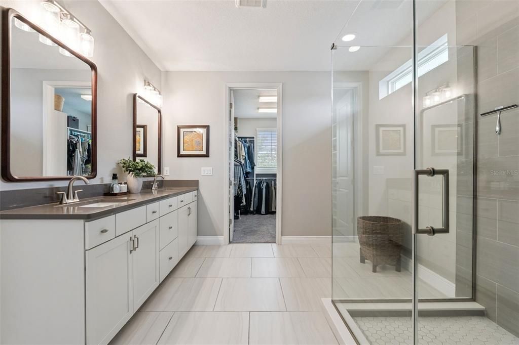 Activo con contrato: $889,000 (5 camas, 4 baños, 3625 Pies cuadrados)