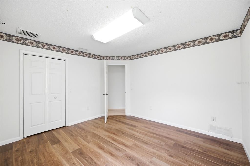 For Sale: $345,000 (3 beds, 2 baths, 1971 Square Feet)