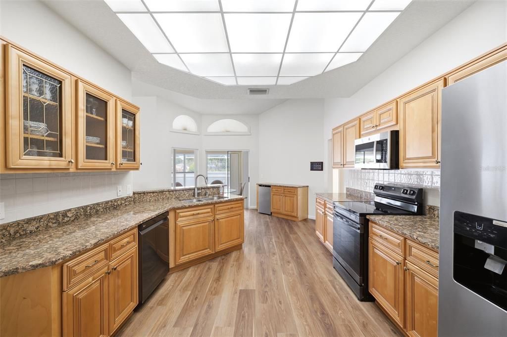 For Sale: $345,000 (3 beds, 2 baths, 1971 Square Feet)