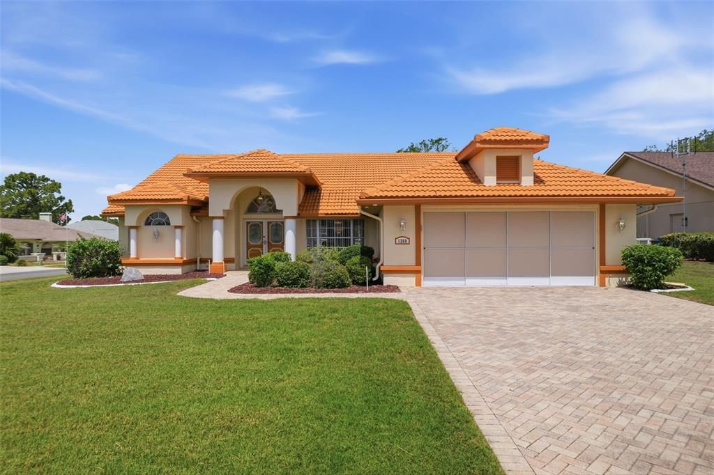For Sale: $345,000 (3 beds, 2 baths, 1971 Square Feet)