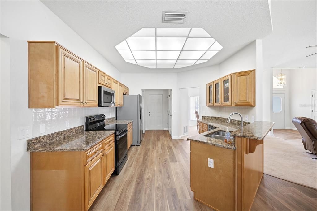 For Sale: $345,000 (3 beds, 2 baths, 1971 Square Feet)