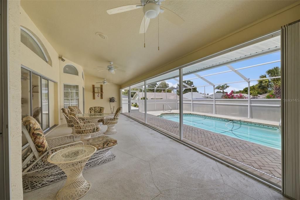 For Sale: $345,000 (3 beds, 2 baths, 1971 Square Feet)