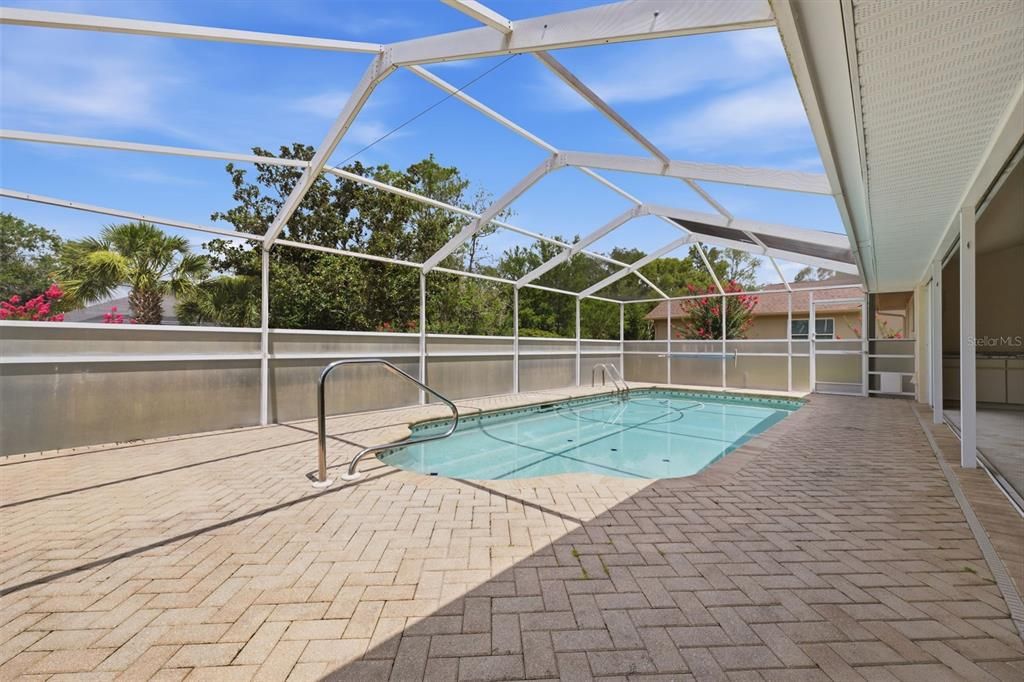 For Sale: $345,000 (3 beds, 2 baths, 1971 Square Feet)
