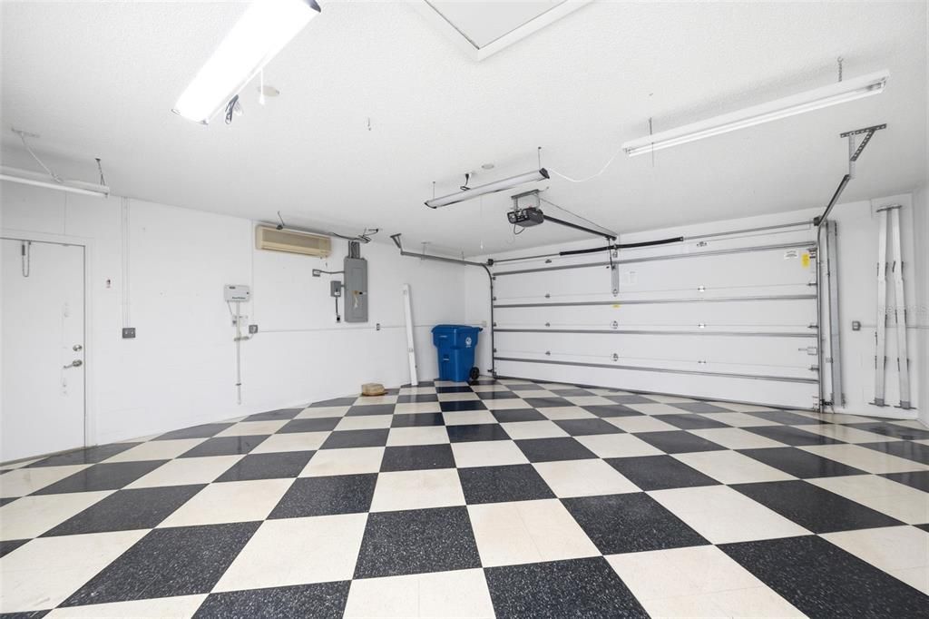 For Sale: $345,000 (3 beds, 2 baths, 1971 Square Feet)