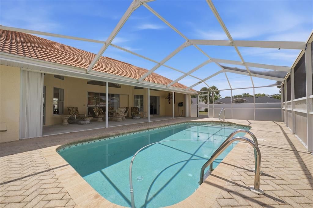 For Sale: $345,000 (3 beds, 2 baths, 1971 Square Feet)