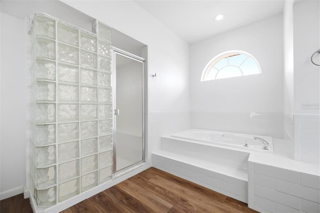 For Sale: $345,000 (3 beds, 2 baths, 1971 Square Feet)