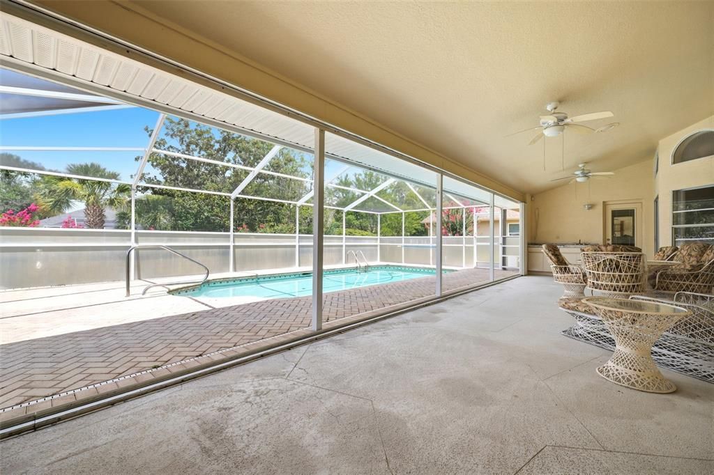 For Sale: $345,000 (3 beds, 2 baths, 1971 Square Feet)