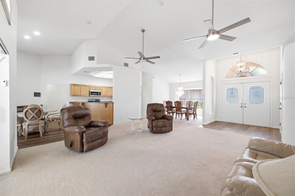 For Sale: $345,000 (3 beds, 2 baths, 1971 Square Feet)