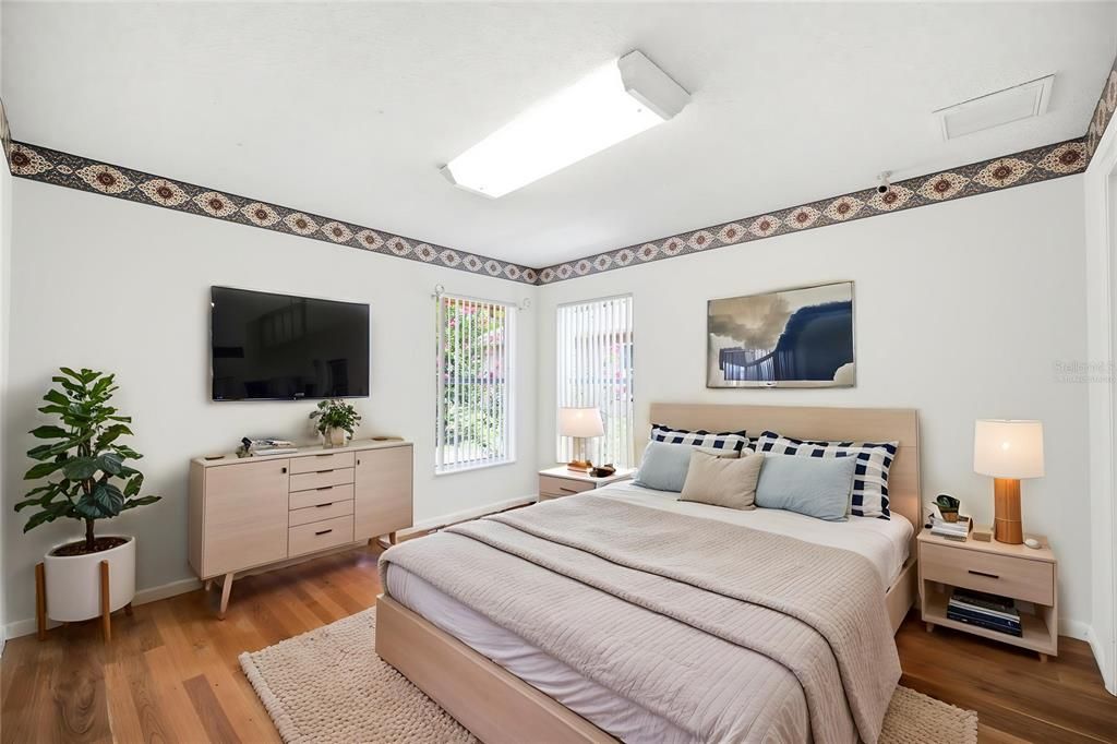 For Sale: $345,000 (3 beds, 2 baths, 1971 Square Feet)