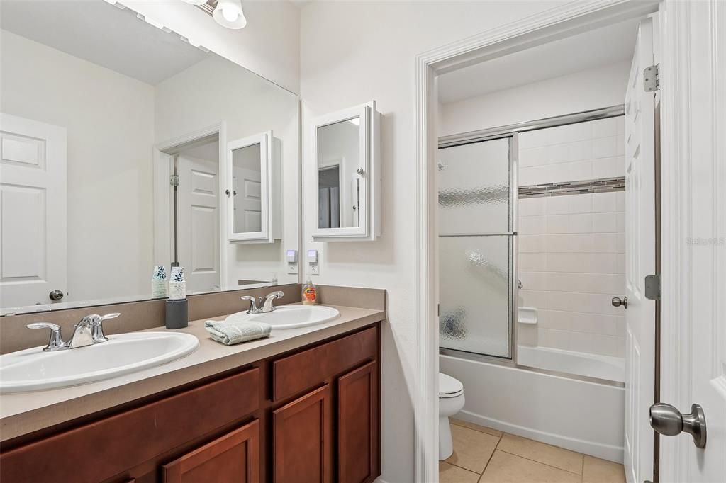 For Sale: $344,000 (4 beds, 2 baths, 1897 Square Feet)