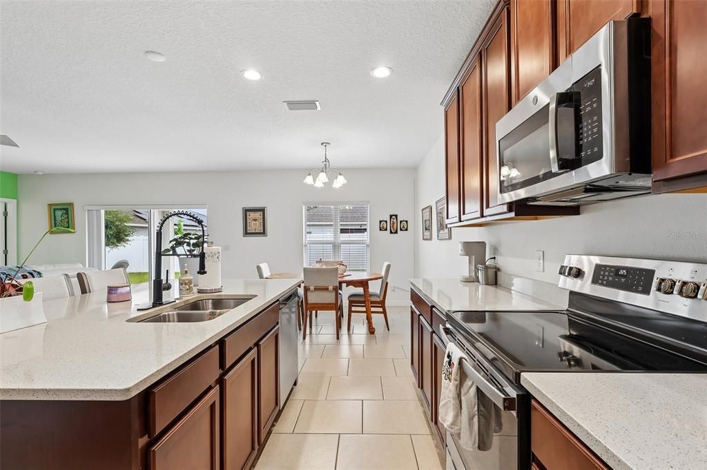 For Sale: $344,000 (4 beds, 2 baths, 1897 Square Feet)