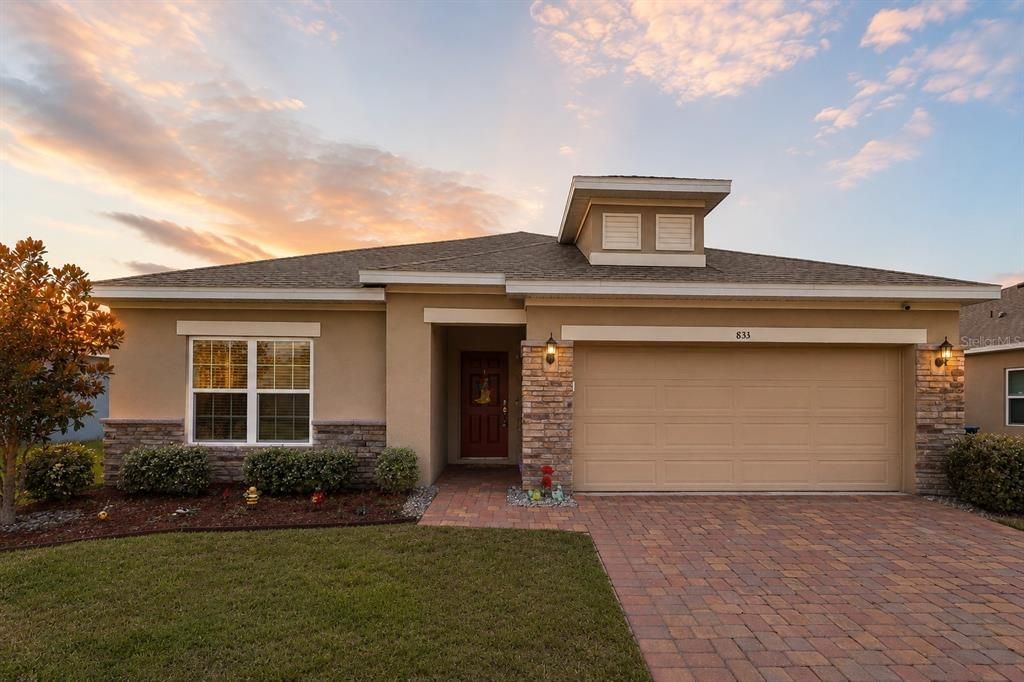 For Sale: $344,000 (4 beds, 2 baths, 1897 Square Feet)