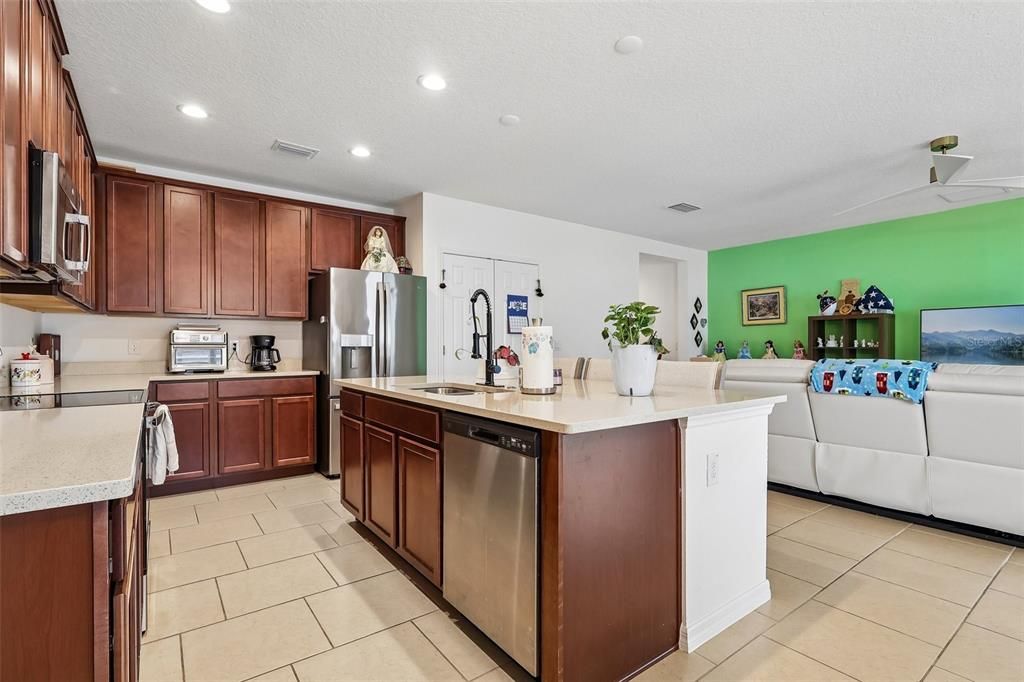 For Sale: $344,000 (4 beds, 2 baths, 1897 Square Feet)