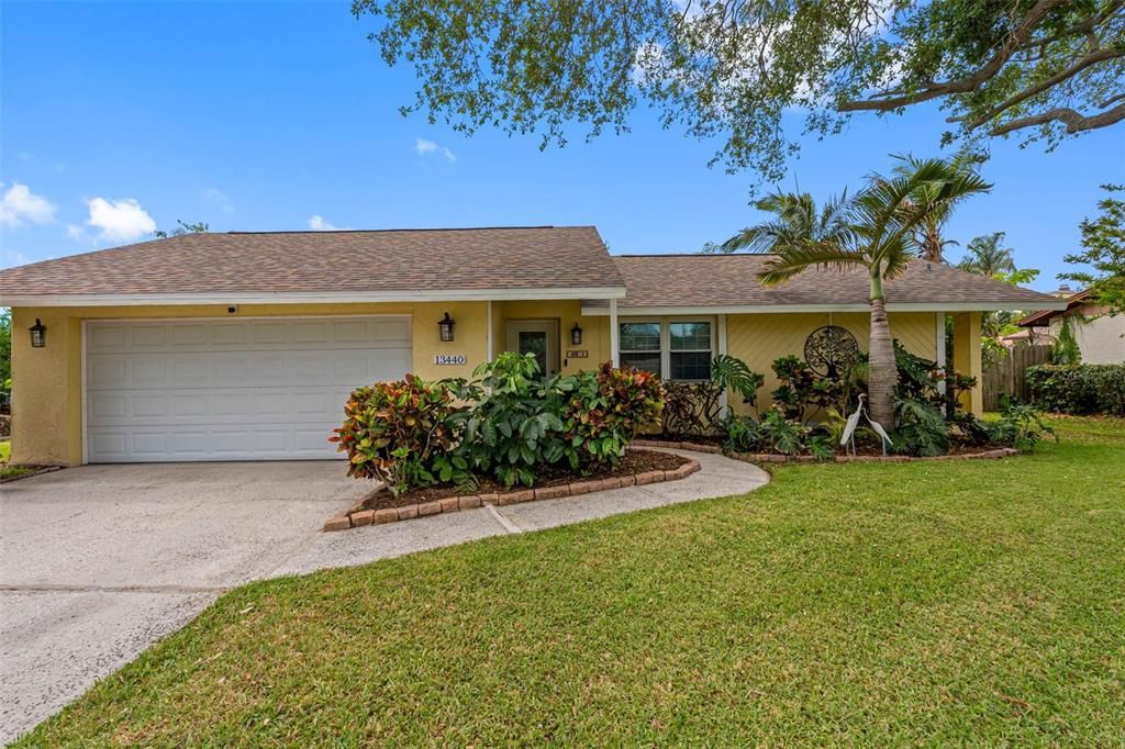 For Sale: $674,000 (4 beds, 2 baths, 1662 Square Feet)