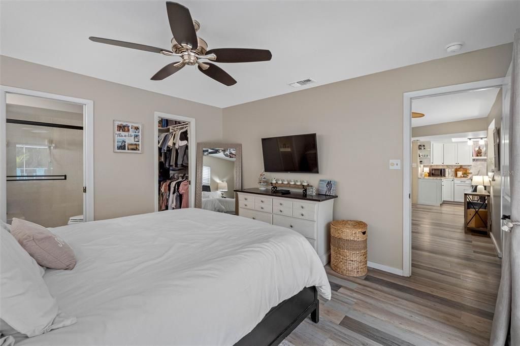 For Sale: $674,000 (4 beds, 2 baths, 1662 Square Feet)