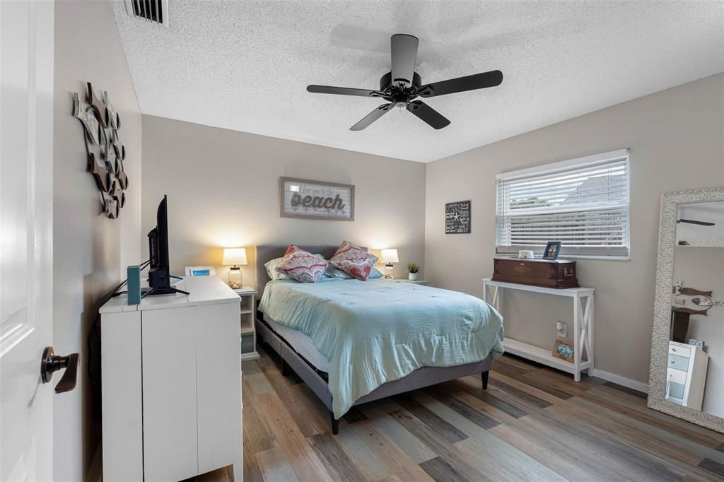 For Sale: $674,000 (4 beds, 2 baths, 1662 Square Feet)