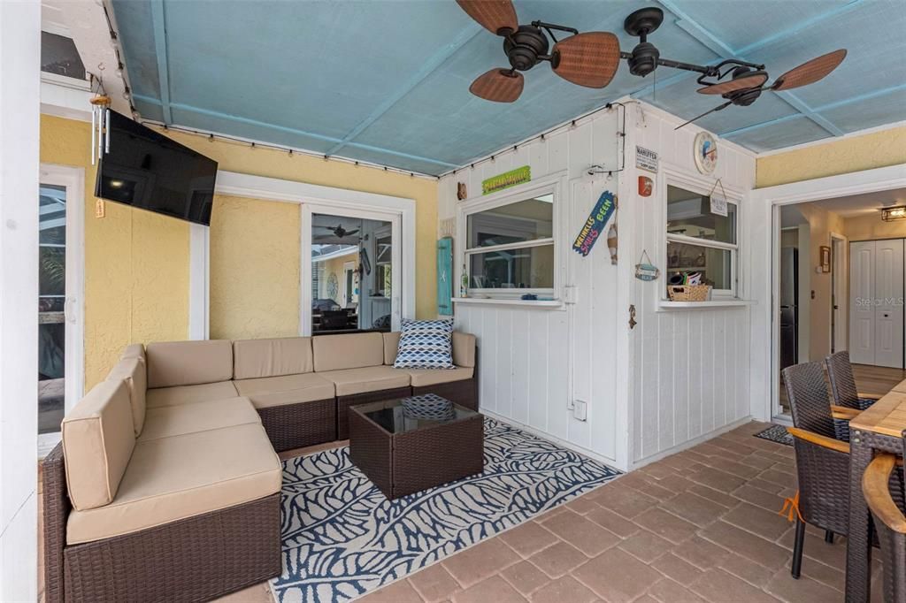For Sale: $674,000 (4 beds, 2 baths, 1662 Square Feet)