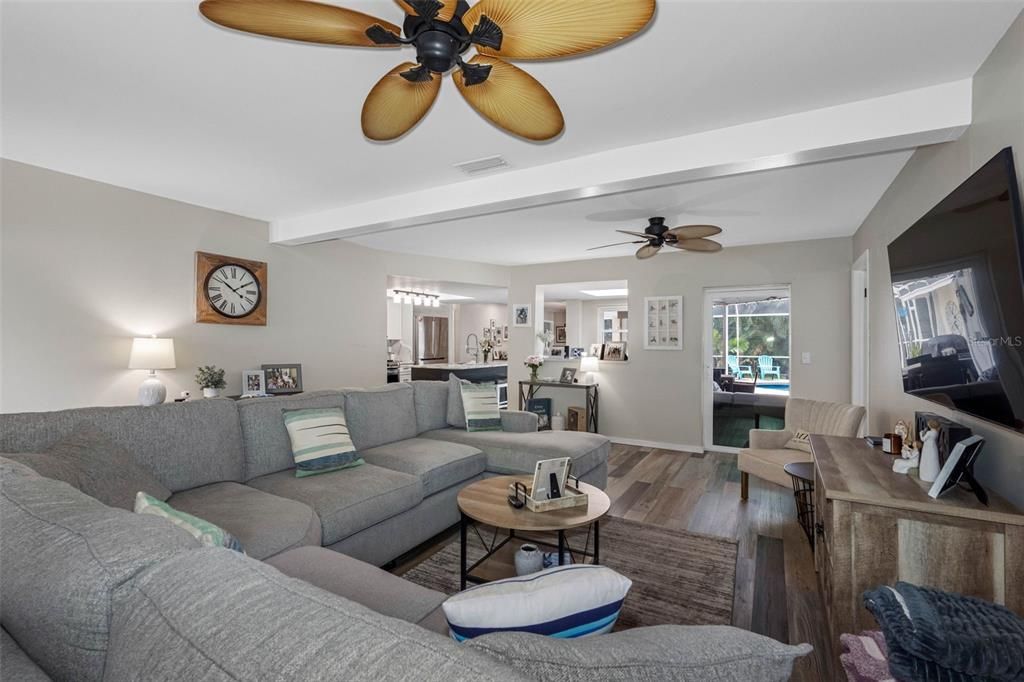 For Sale: $674,000 (4 beds, 2 baths, 1662 Square Feet)