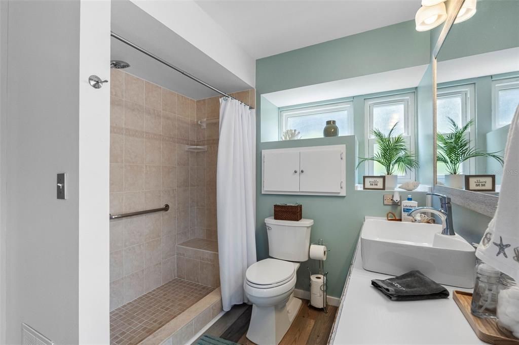 For Sale: $674,000 (4 beds, 2 baths, 1662 Square Feet)