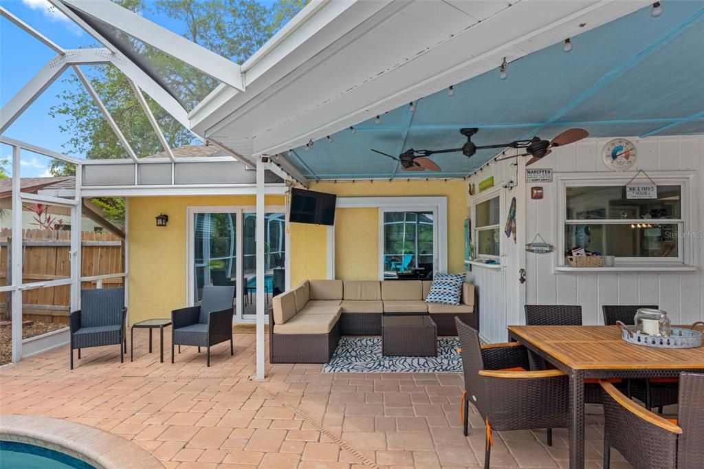 For Sale: $674,000 (4 beds, 2 baths, 1662 Square Feet)