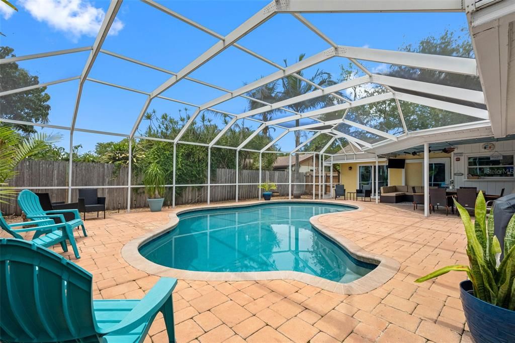 For Sale: $674,000 (4 beds, 2 baths, 1662 Square Feet)