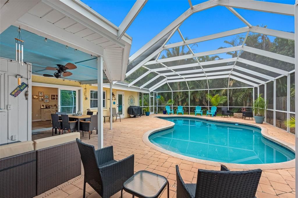 For Sale: $674,000 (4 beds, 2 baths, 1662 Square Feet)
