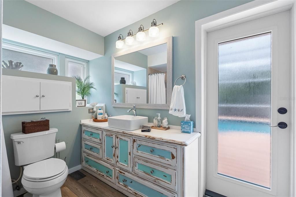 For Sale: $674,000 (4 beds, 2 baths, 1662 Square Feet)
