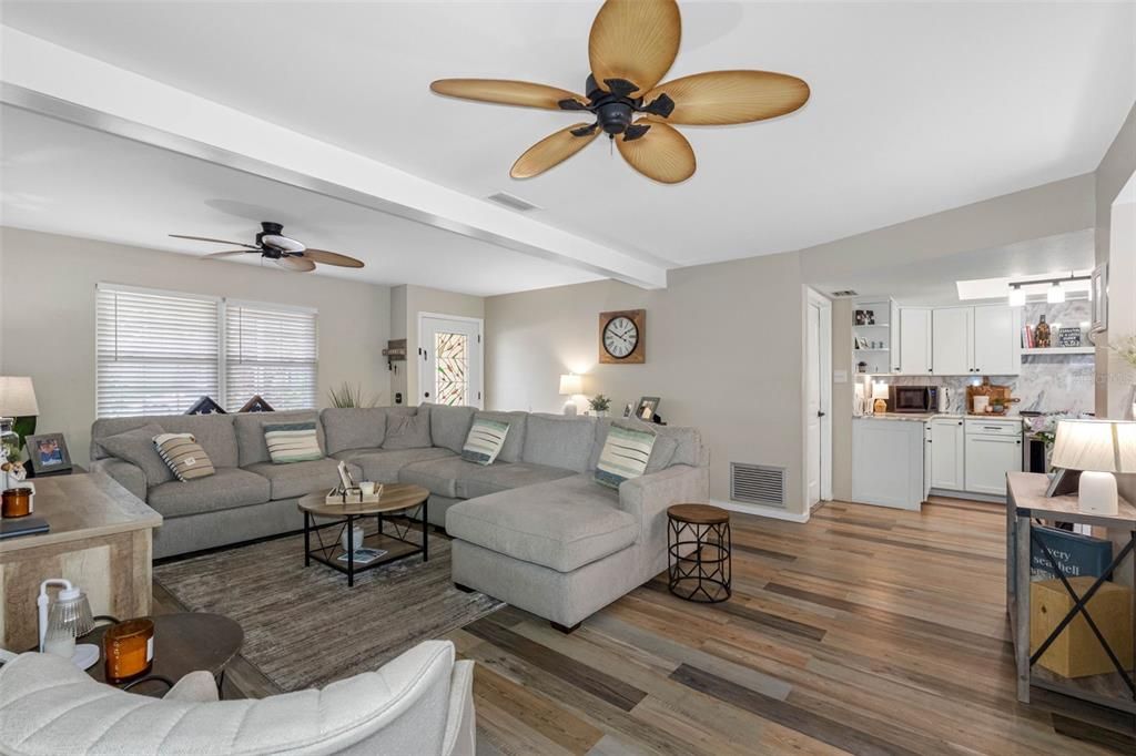 For Sale: $674,000 (4 beds, 2 baths, 1662 Square Feet)