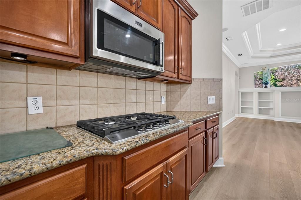 На продажу: $899,000 (7 спален, 5 ванн, 4099 Квадратных фут)