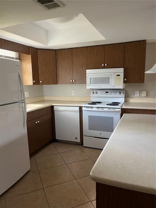 В аренду: $1,800 (2 спален, 2 ванн, 955 Квадратных фут)