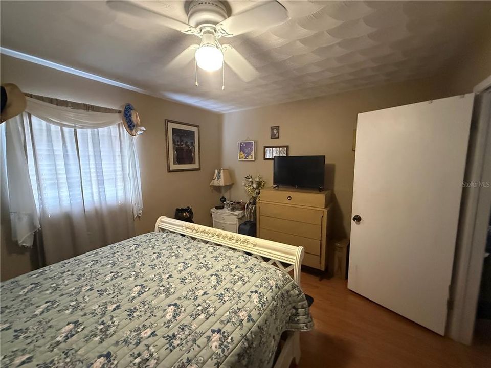 En Venta: $217,000 (2 camas, 1 baños, 812 Pies cuadrados)