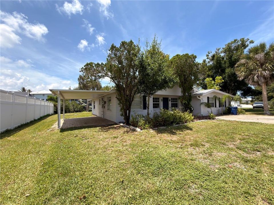 For Rent: $2,700 (3 beds, 2 baths, 1881 Square Feet)