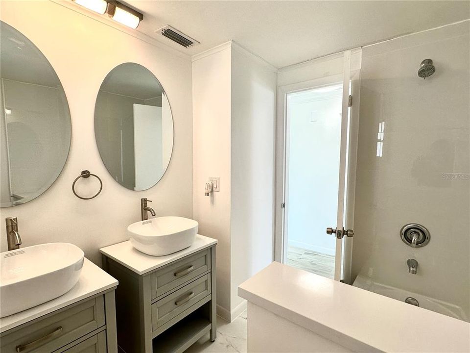 For Rent: $2,700 (3 beds, 2 baths, 1881 Square Feet)
