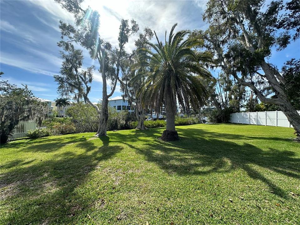 For Rent: $2,700 (3 beds, 2 baths, 1881 Square Feet)