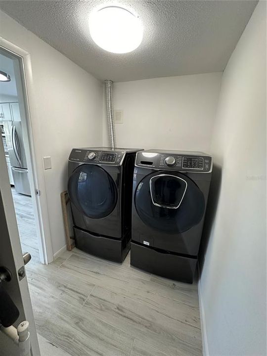 For Rent: $2,700 (3 beds, 2 baths, 1881 Square Feet)
